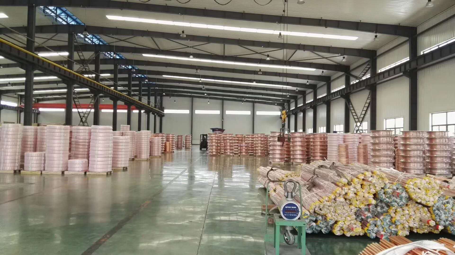 銅管生(shēng)産現(xiàn)場(chǎng)-倉庫一(yī)角